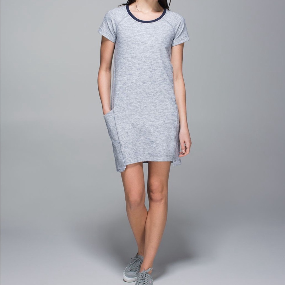 Lululemon Cut Above Dress Heathered Space Dyed Gris / Deep Navy size 8
